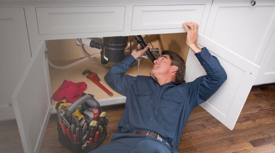 Expert burst pipe repair services in Hillsboro, IL